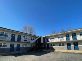 Tinton Falls NJ Neptune, pet-friendly hotel in Tinton Falls