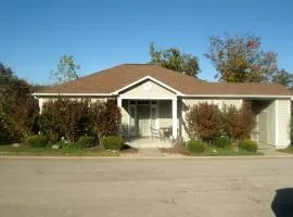 Two Bedroom Villa in the Heart of Branson!