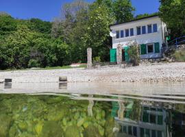 Beach House Bassi, Hotel in Rijeka