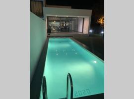 Modern Villa With Private Pool/ 400m To The Beach, hotel in Grao de Castellón