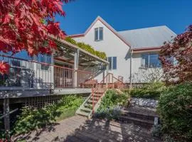 Rose on the Bay - Akaroa Holiday Home