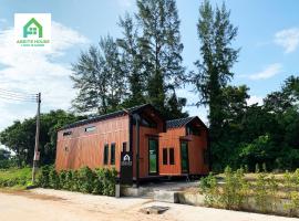 2 Tiny houses on Koh Lanta only 2 minutes walk to the beach, hotel a Ban Mo Nae