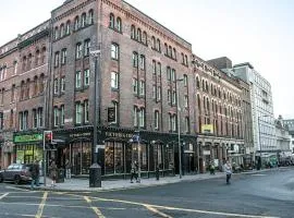 Base Serviced Apartments - Sir Thomas Street