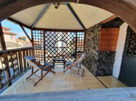 Typical mountain mansarda close to Fiera Rho Milano MIND, hotel en Pero