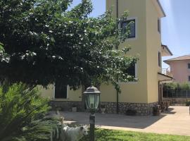 Villa Giantonia, Ferienwohnung in Minturno