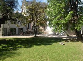 La Maison d'hôtes du Chapelier, hotel with parking in Espéraza