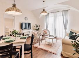 Monarchia Cottage Apartman, hytte i Mosonmagyaróvár