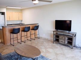 Beautiful Private Condo Walking Distance to Beach MV2321, ξενοδοχείο σε Kihei