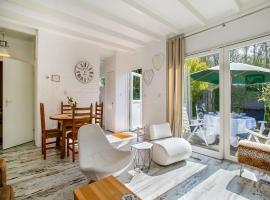 Lovely Bungalow in Noordwijkerhout with Garden, ξενοδοχείο σε Noordwijkerhout