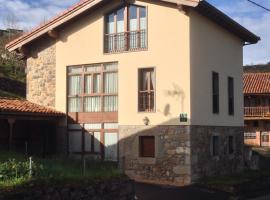 Casa Rural La LLosina, hotell i nærheten av Lagos de Covadonga i Demués