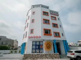 Sunflower Homestay、にある馬公空港 - MZGの周辺ホテル