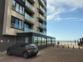 Koksijde Zeedijk LaDigue102 appartement garage excl-lateraal zeezicht