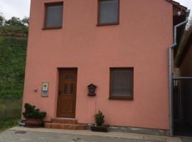 Rekreační dům Strachotín, hotel v destinaci Strachotín