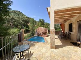 5 bedrooms house with private pool furnished terrace and wifi at Zambra, hotell i Zambra