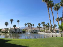 Desert Breezes Resort, lomakeskus kohteessa Palm Desert