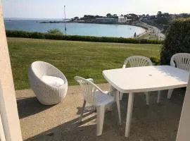 COTTAGE vue sur mer piscine