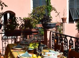 Il Carmine Charme & Terrace with AC, apartament din Lucca