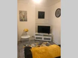 One bedroom Flat on the banks of Loch Lomond