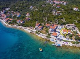 Apartments Davor - 20m from sea, hotel Iž Maliban