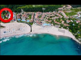 Villa Oasis етаж1, family hotel sa Lozenets