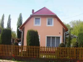 Apartment in Balatonmariafürdo 19249, hotel di Hegy