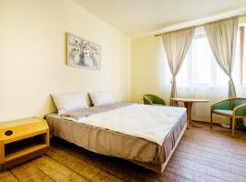 Casa MB, hotel with parking in Ghioroc