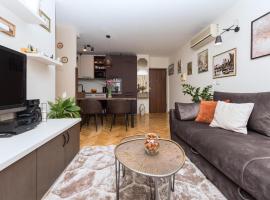 Chic apartment Zoja near beach with free parking, готель у місті Макарська