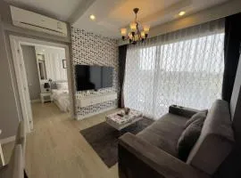 Execlusive Seaview 1 bedroom suite with toproof pool at The Patio Bangsaen