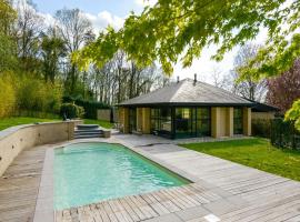 Picturesque villa in Bierges with swimming pool and barbeque, stuga i Bierges