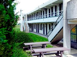Premiere Classe Lille Sud - Douai Cuincy、Cuincyのホテル
