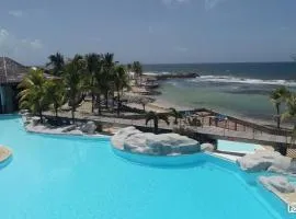 Le petit Eden - Résidence 3 étoiles - Piscine et plage "Le Manganao"