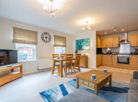 The Augustine - Modern two Bed Ground floor apartment with parking, מלון ליד Kent and Canterbury Hospital, קנטרבורי