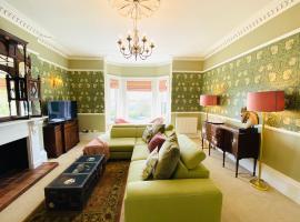 Clarendon View, Historic Apartment with Sea Views, hotel di Ventnor