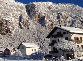 Appartamenti Perlot Marco, hotel in Fai della Paganella