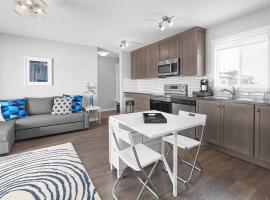 Grey Havens Laneway home with AC and garage near WEM, pet-friendly hotel in Edmonton