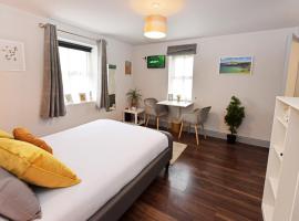 Pier House Room, готель у місті Дінгл