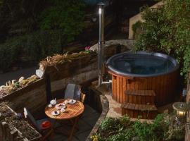 Swallows End - Apartment with hot tub, sauna and pool (Dartmoor)，埃克塞特的附設按摩浴池的飯店