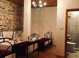 Stone House Obelisk, hotel v destinaci Gjirokastër