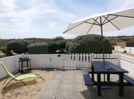 Maison à 100 m de la plage à St Hilaire de Riez, hotel in Saint-Hilaire-de-Riez