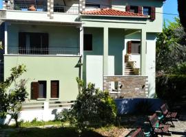 Almira Kalamos: Kálamos şehrinde bir kiralık tatil yeri
