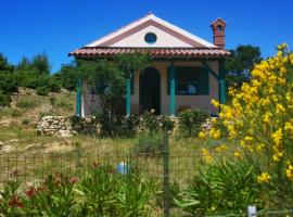 Arya House, tradicionalna kućica u Loparu