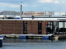 Hausboot Geiselruh, ubytování na lodi v destinaci Braunsbedra