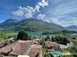 B&B Gli Ulivi, hotel v destinaci Carlazzo