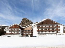 Casa Dolomiti, hotel blizu znamenitosti Del Passo, Moena