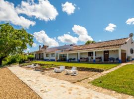 Monte Pedras Negras, family hotel in São Luis