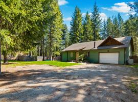 Wooded Wonder, hotel with parking in Sandpoint