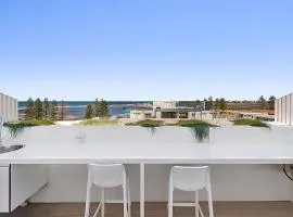 Luxury 5-floor Unit with Ocean Views near Beach