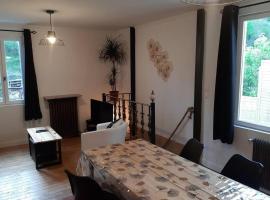 La Petite Maison Dans la Vallée, pet-friendly hotel in Avallon