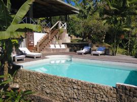 Finca Vela Lodge, hotel in Bocas Town