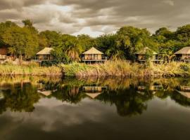 Shametu River Lodge, luksuslik telkimispaik sihtkohas Divundu